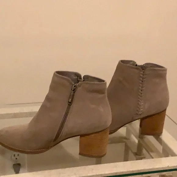 Blondo size 9 ankle boot - Picture 2 of 9